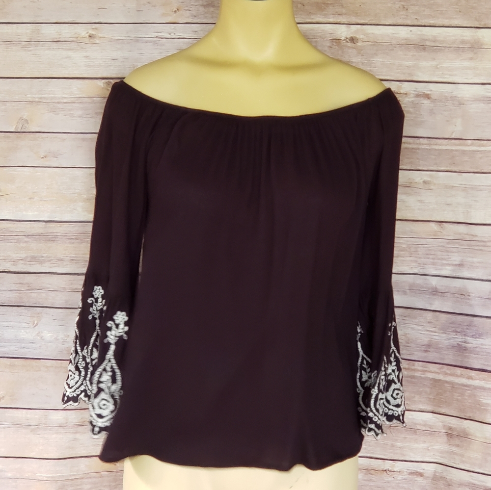 Black Off the Shoulder Bell Sleeve Blouse